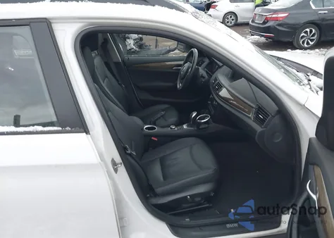 2015 BMW X1 xDrive28I z USA, uszkodzony, nr VIN WBAVL1C51FVY34670